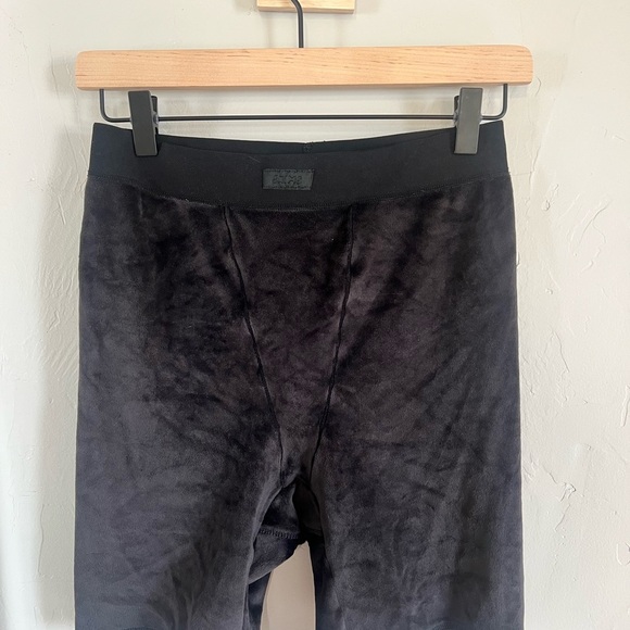 SKIMS Velour Black Onyx Brief Biker Shorts - Picture 2 of 6